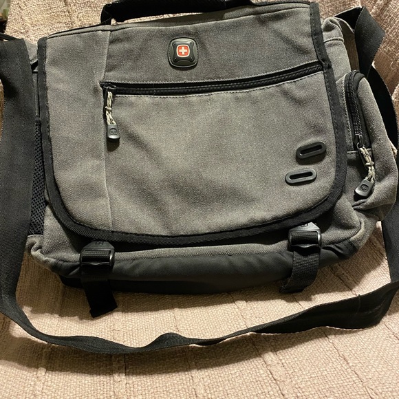 SwissGear Bags Swissgear Laptop Messenger Bag Poshmark